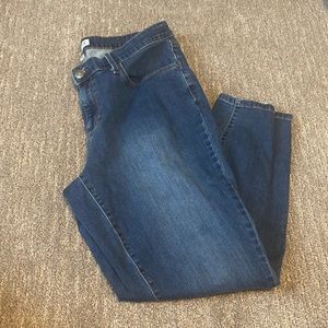 Woman’s jeans size 14 w